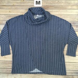 LulaRoe Kristen Cowl Neck Pullover 1656